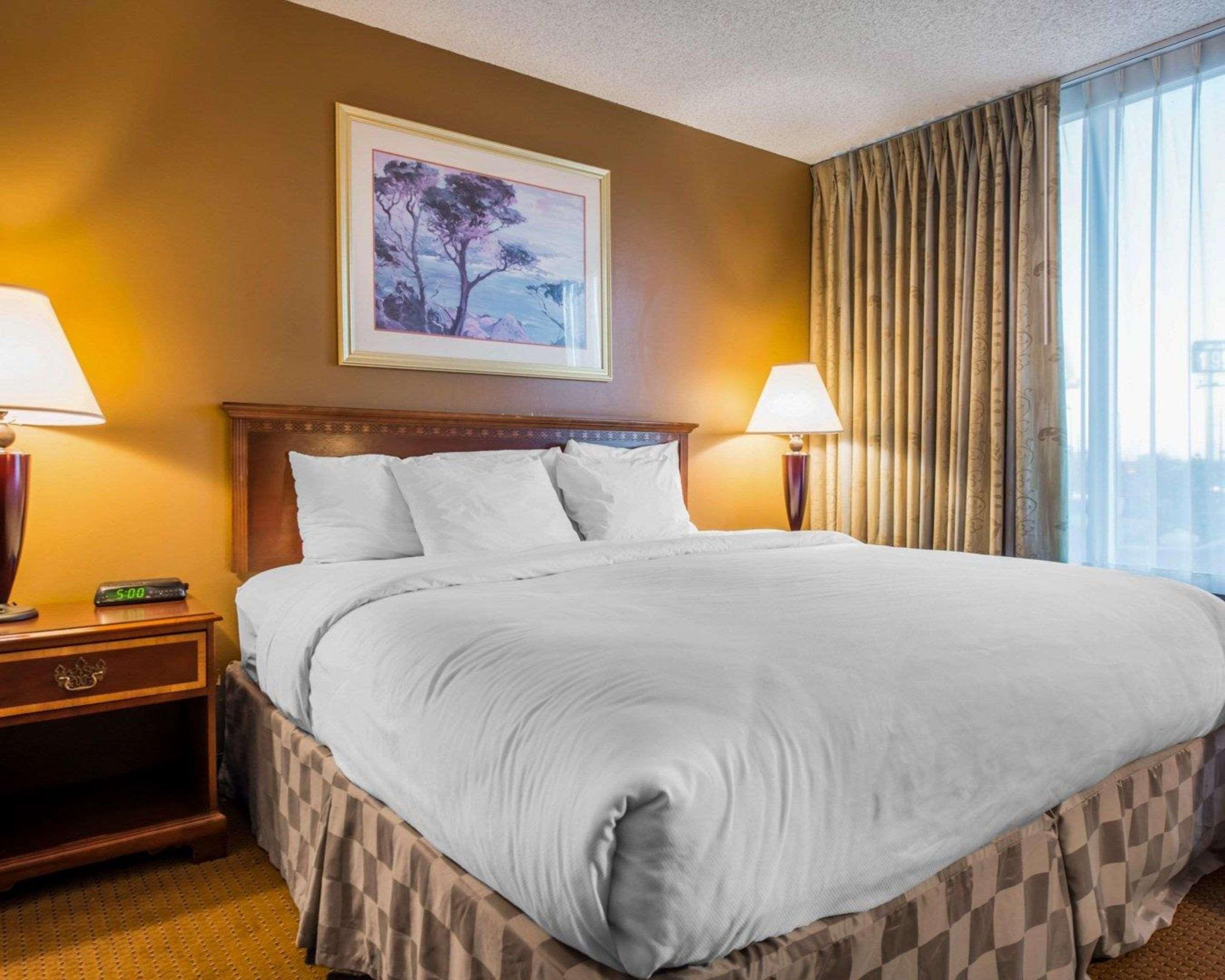 Clarion Inn And Events Center Pueblo North Exteriör bild