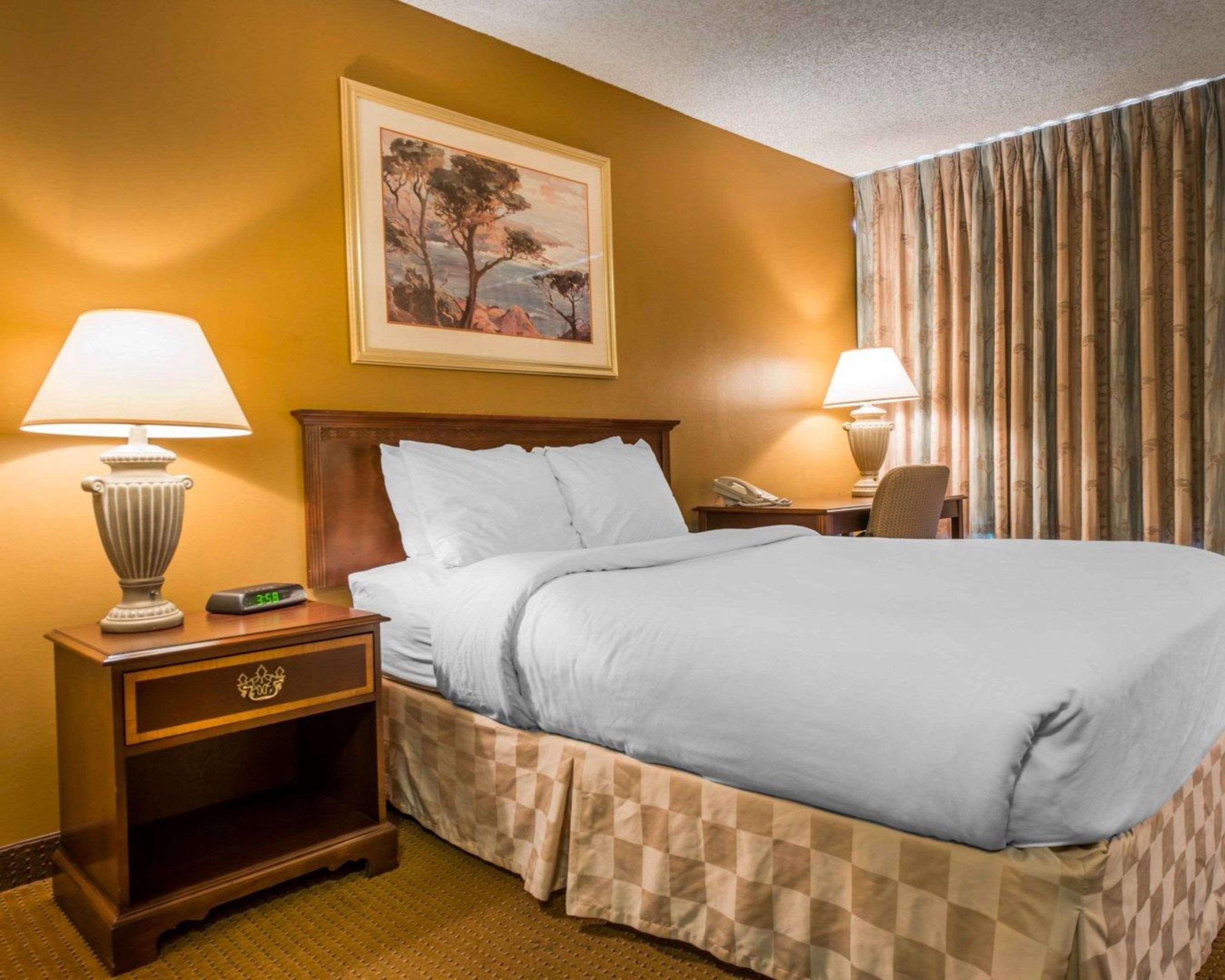 Clarion Inn And Events Center Pueblo North Exteriör bild