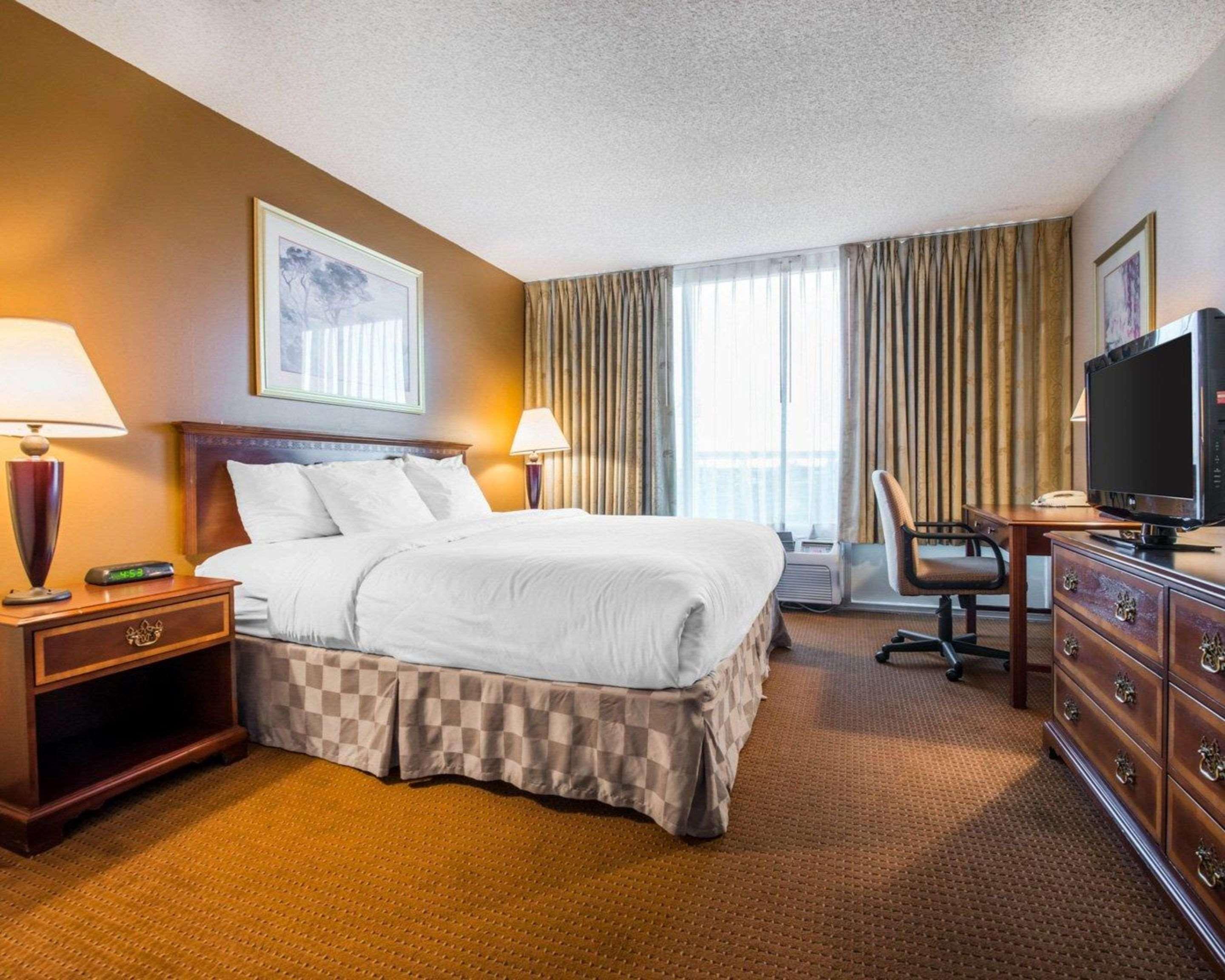 Clarion Inn And Events Center Pueblo North Exteriör bild